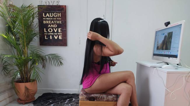 Modelos webcam en estudio privado en el sur de Cali, mujeres reales entre 18 y 30 años, trabajando con privacidad, respaldo y proyección internacional.